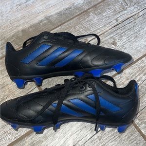 New without tags Nike Boys Soccer Cleats size 13.5